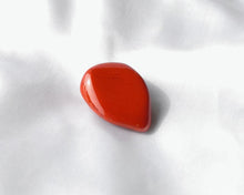 Charger l'image dans la galerie, Pierre roulée en jaspe rouge naturel de 2 à 3 cm – pierre d’énergie vitale, de stabilité et de confiance en soi, idéale pour l’ancrage et la motivation