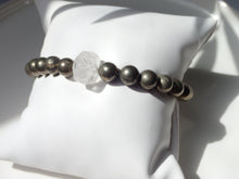 Charger l'image dans la galerie, Bracelet Pyrite et Cristal de Roche - Lithothérapie, Prospérité et Énergies Positives Mademoiselle Moana
