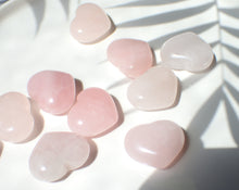 Charger l'image dans la galerie, Cœur en quartz rose du coffret Amour et Douceur