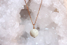 Charger l'image dans la galerie, COLLIER PIERRE DE LUNE - Harmonie/ Amour