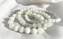 Charger l'image dans la galerie, trois Bracelet Pierre de Lune Feminite Harmonie Interieure