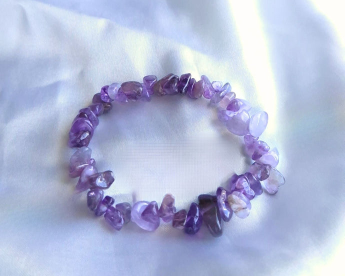 Bracelet baroque en Améthyste – Pierres naturelles pour l’apaisement, le développement de l’intuition et l’éveil spirituel