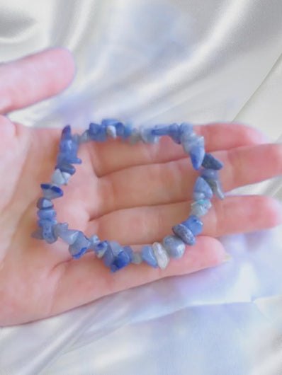Vidéo du bracelet baroque en Aventurine Bleue – Présentation du bijou, de ses vertus apaisantes et de son rendu porté