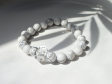 Charger l&#39;image dans la galerie, Bracelet Howlite et Cristal de Roche - Lithothérapie, Calme et Harmonie
