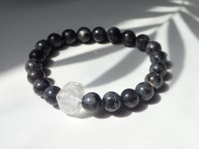 Charger l&#39;image dans la galerie, Bracelet Larvikite et Cristal de Roche - Lithothérapie, Protection et Intuition
