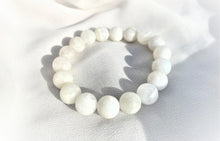 Charger l&#39;image dans la galerie, Bracelet Pierre de Lune  Feminite Harmonie Interieure
