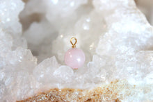 Charger l&#39;image dans la galerie, PENDENTIF QUARTZ ROSE - Amour / Sérénité
