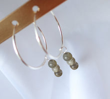 Charger l&#39;image dans la galerie, Boucles d&#39;oreilles Léa - Labradorite
