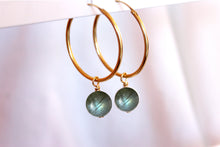 Charger l'image dans la galerie, Boucles d'oreilles Chloé Labradorite – protection et réconfort – Mademoiselle Moana
