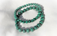 Charger l&#39;image dans la galerie, Deux Bracelet Malachite Transformation Protection emotionnelle Mademoiselle Moana
