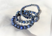 Charger l&#39;image dans la galerie, trois bracelets lapis lazuli Communication Amitie
